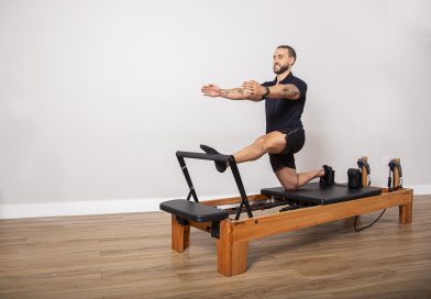 Pilates com Faixa Elástica: Treino Completo em Casa